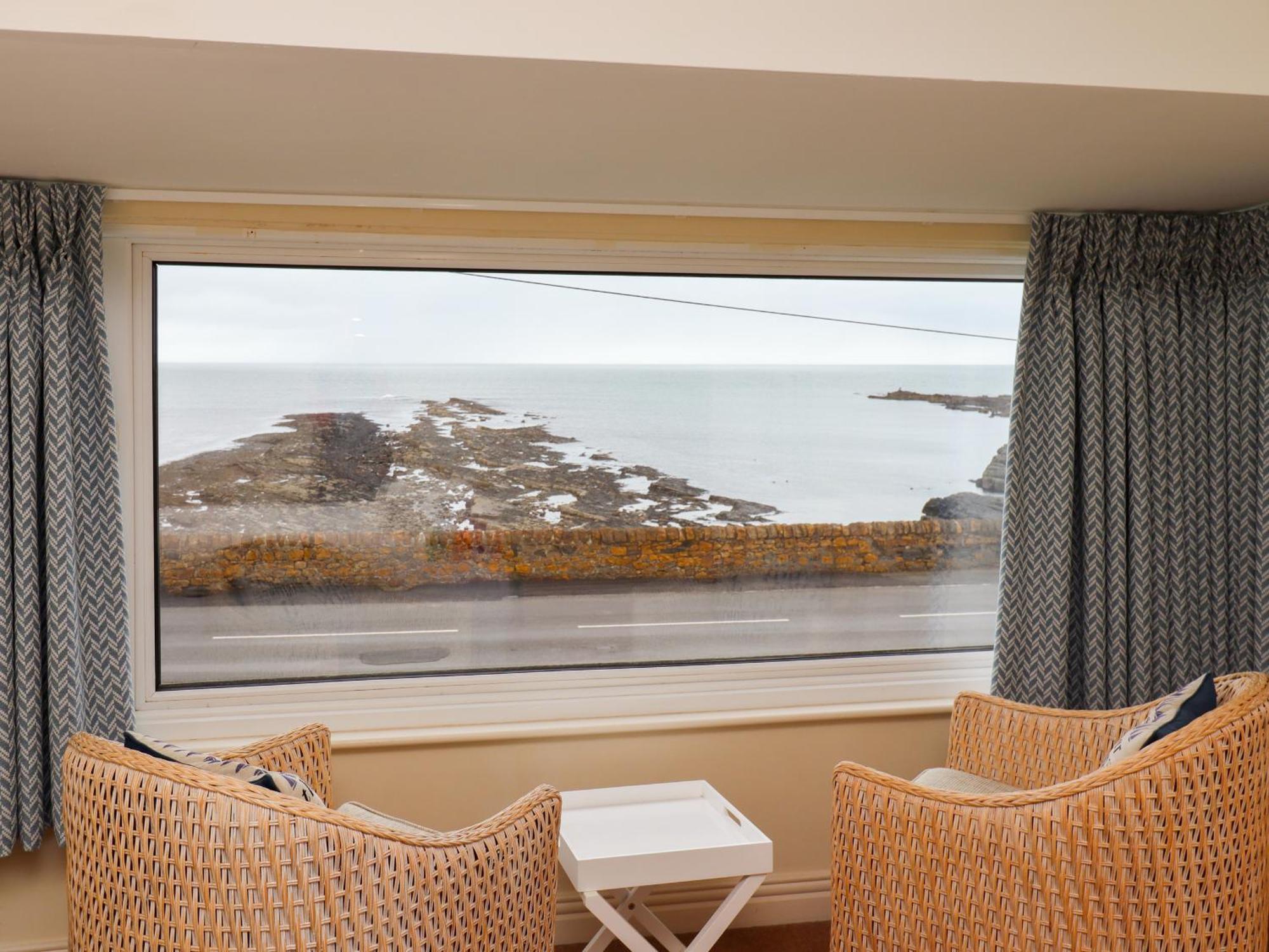 Barnacle Cove Villa Beadnell Exterior photo